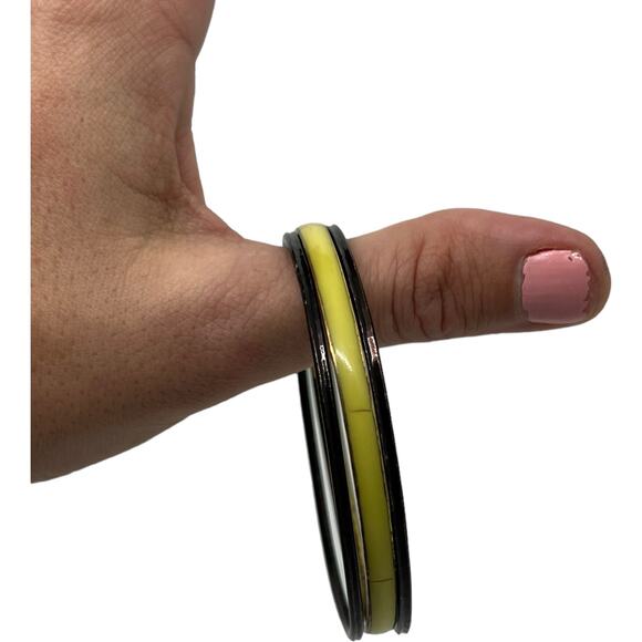 Vintage 70s Bangle Set Black Yellow-Green Mod Stackable Bracelets 3 Piece - Picture 5 of 8